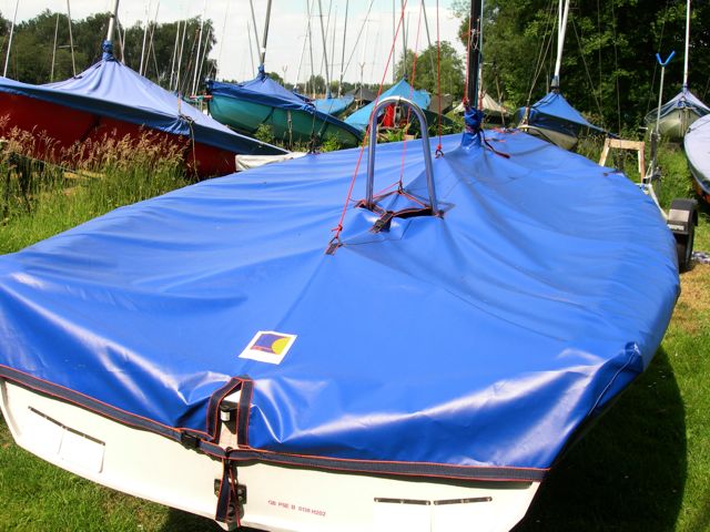 DSCN2439_stern_view_of_cover.jpg